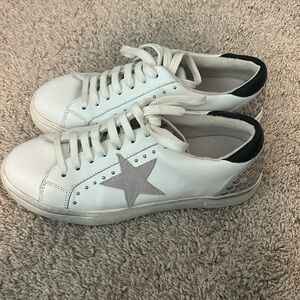 Steve Madden sneakers size 8